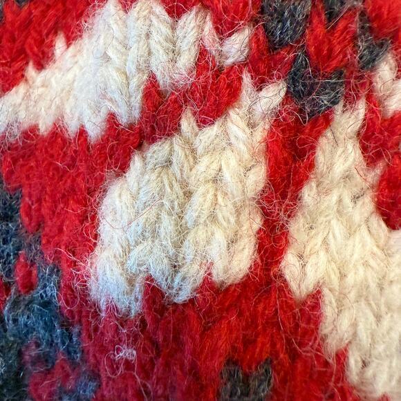 Club Room Knit By Hand Wool Sweater SZ XL Red Gray White Cozy Chunky - Picture 10 of 10